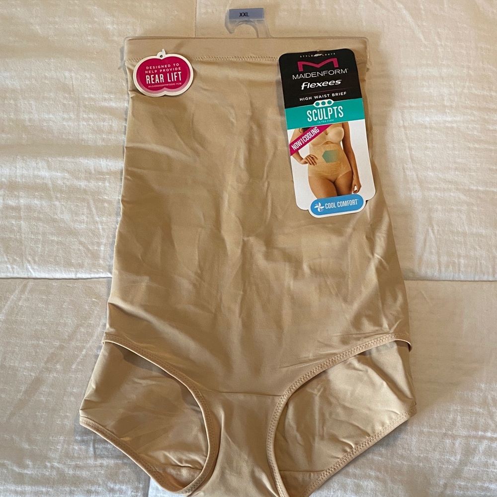 NWT Maidenform High-Waist Sculpting Brief in Beige
